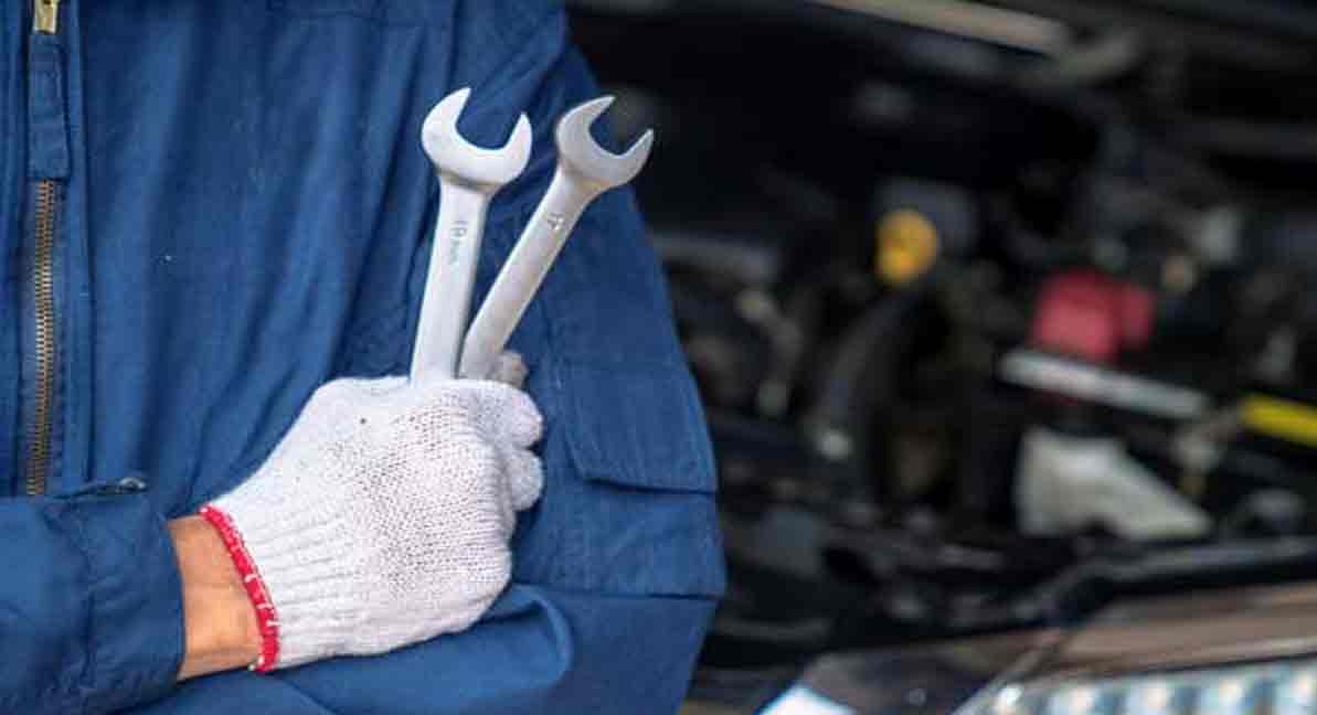 Navigating the Heat: A Battery Expert's Guide to Top Car Battery Brands in the UAE